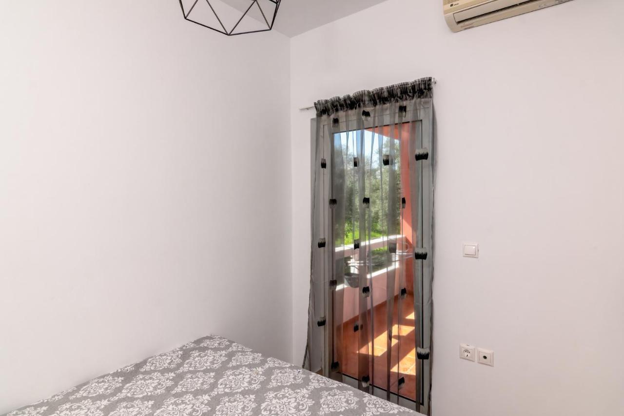 Bona'S Guest House Agia  Luaran gambar