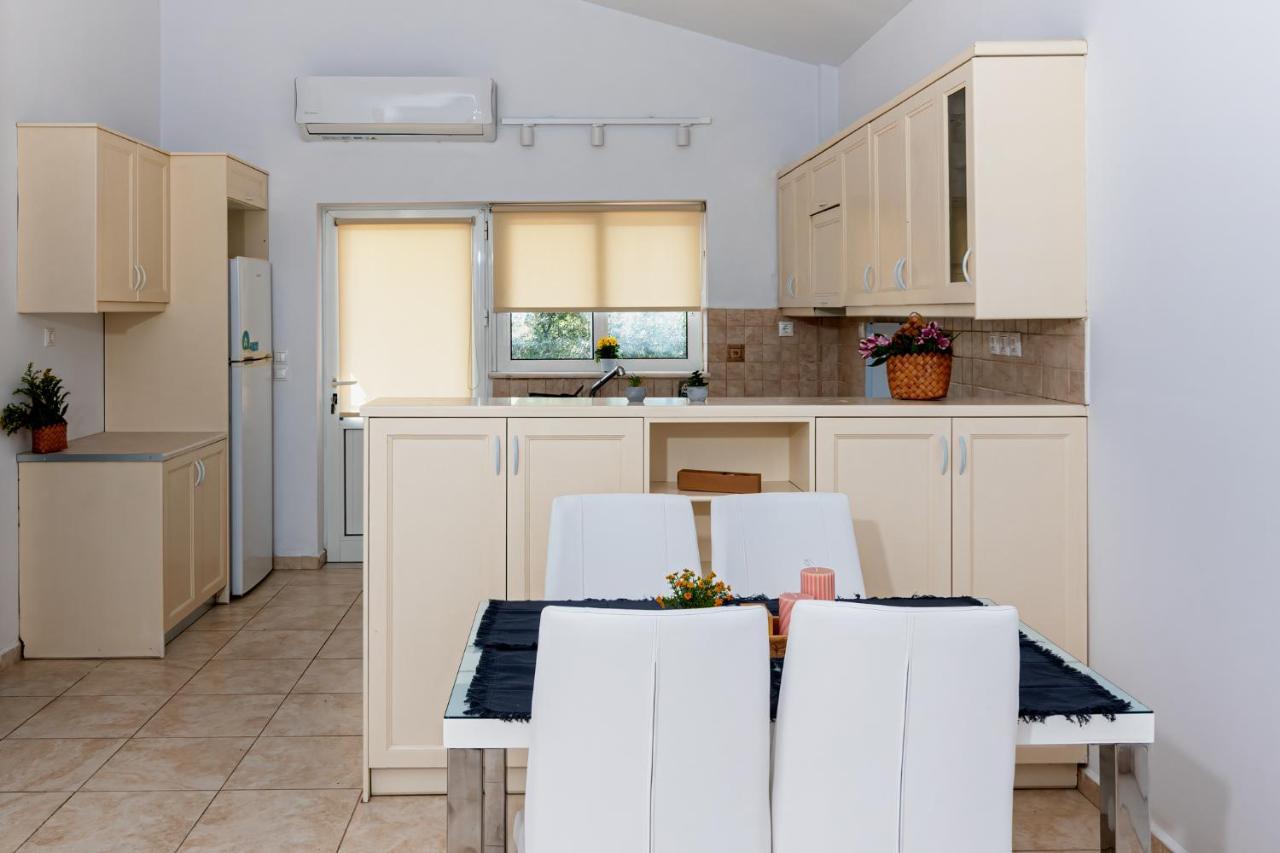 Bona'S Guest House Agia  Luaran gambar